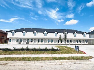 Plus de détails pour 1300 Hummingbird Ct, Pharr, TX - Logement à vendre
