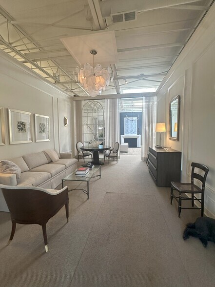 2211-2255 Cole St, Birmingham, MI à louer - Photo de l’immeuble – Image 3 sur 5