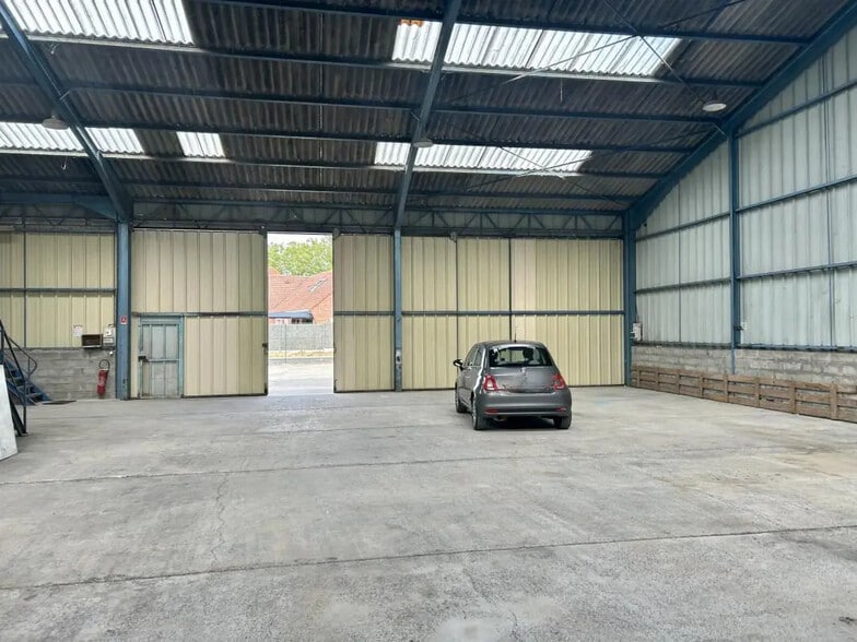 Local d’activités dans Fretin à louer - Photo de l’immeuble – Image 3 sur 6