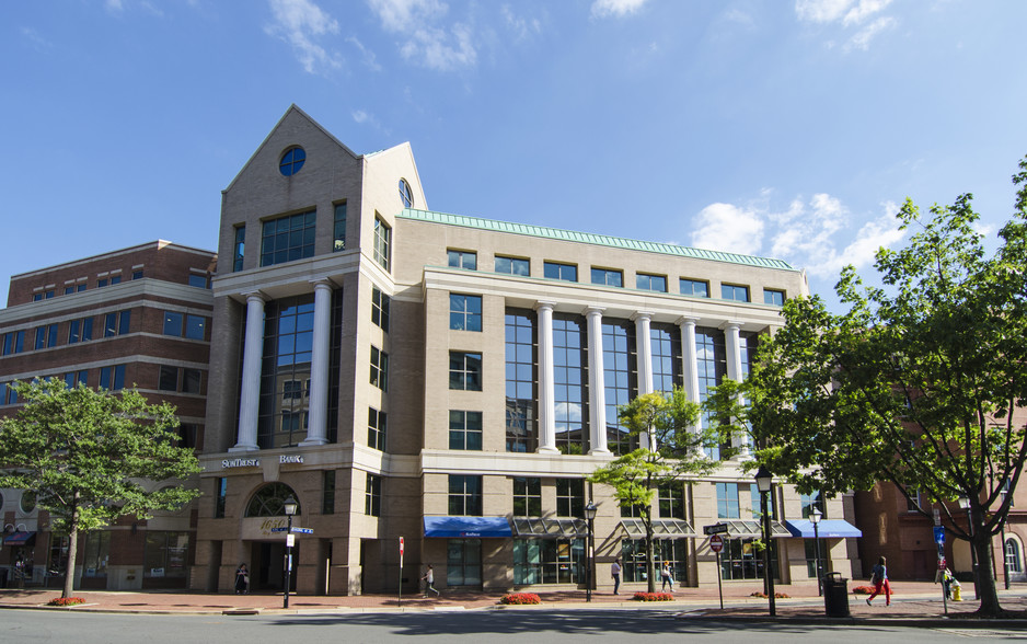 1650 King St, Alexandria, VA à louer - Photo de l’immeuble – Image 1 sur 9