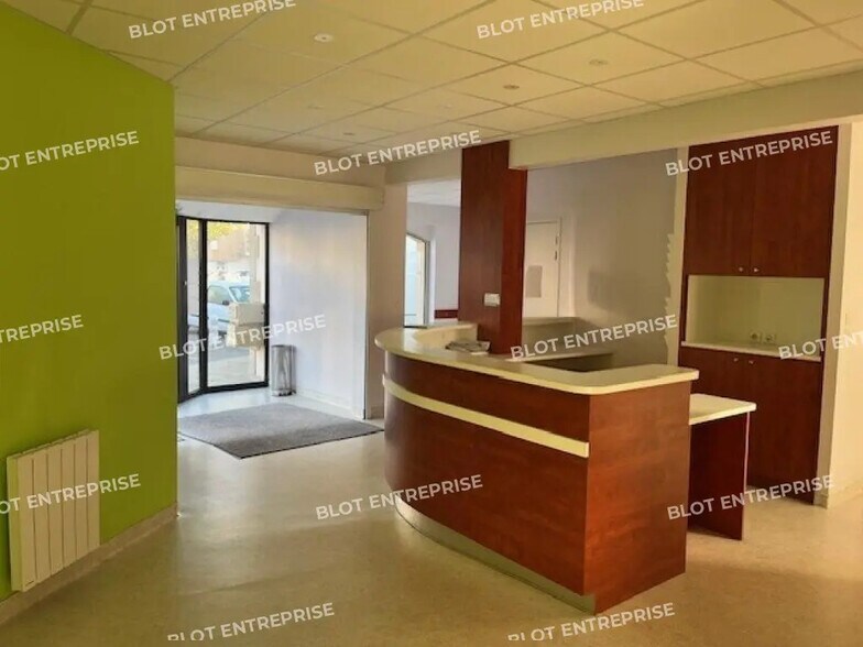 Bureau dans Sarzeau à louer - Photo de l’immeuble – Image 3 sur 9