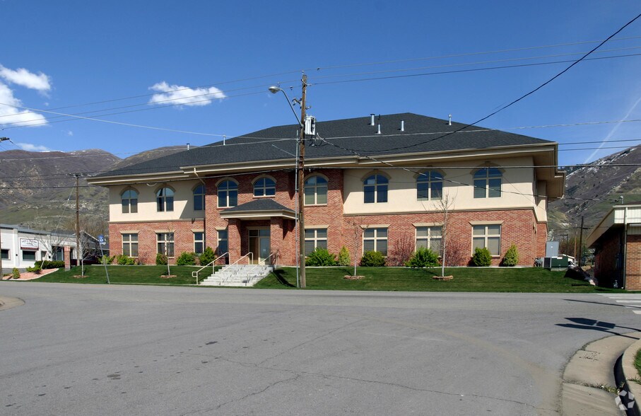 25 S Main St, Centerville, UT à louer - Photo principale – Image 1 sur 28
