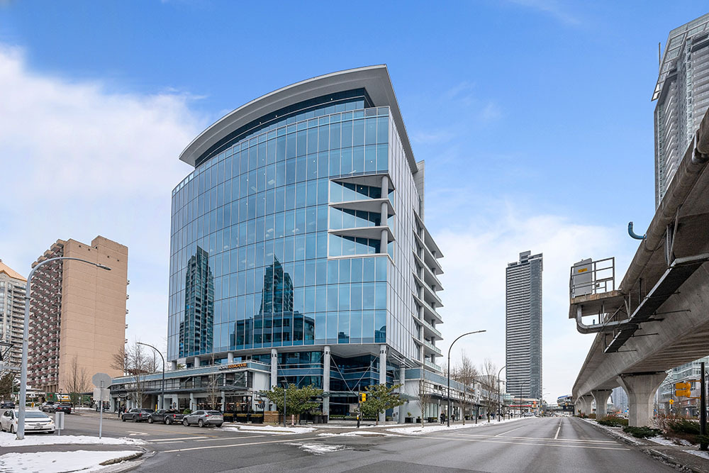 4445 Lougheed Hwy, Burnaby, BC à louer Photo de l’immeuble– Image 1 sur 7