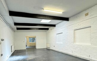 Plus de détails pour 14 Falkland Rd, Barnet - Industriel/Logistique à louer