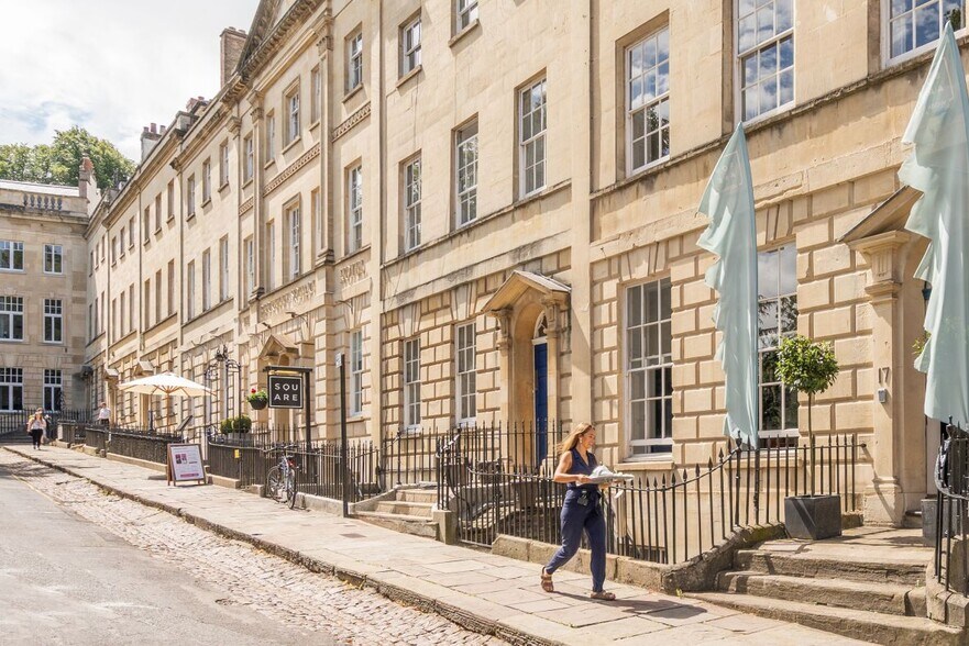 17-18 Berkeley Sq, Bristol à louer - Photo de l’immeuble – Image 1 sur 1