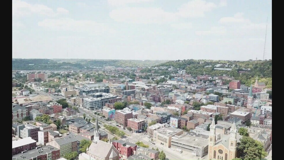 1415 Walnut St, Cincinnati, OH à louer - Vidéo sur l’annonce professionnelle – Image 2 sur 8