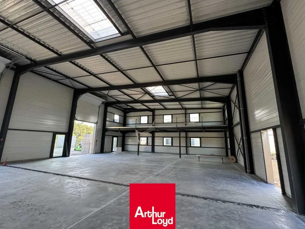 Industriel/Logistique dans Vindry-sur-Turdine à vendre Photo intérieure– Image 1 sur 4