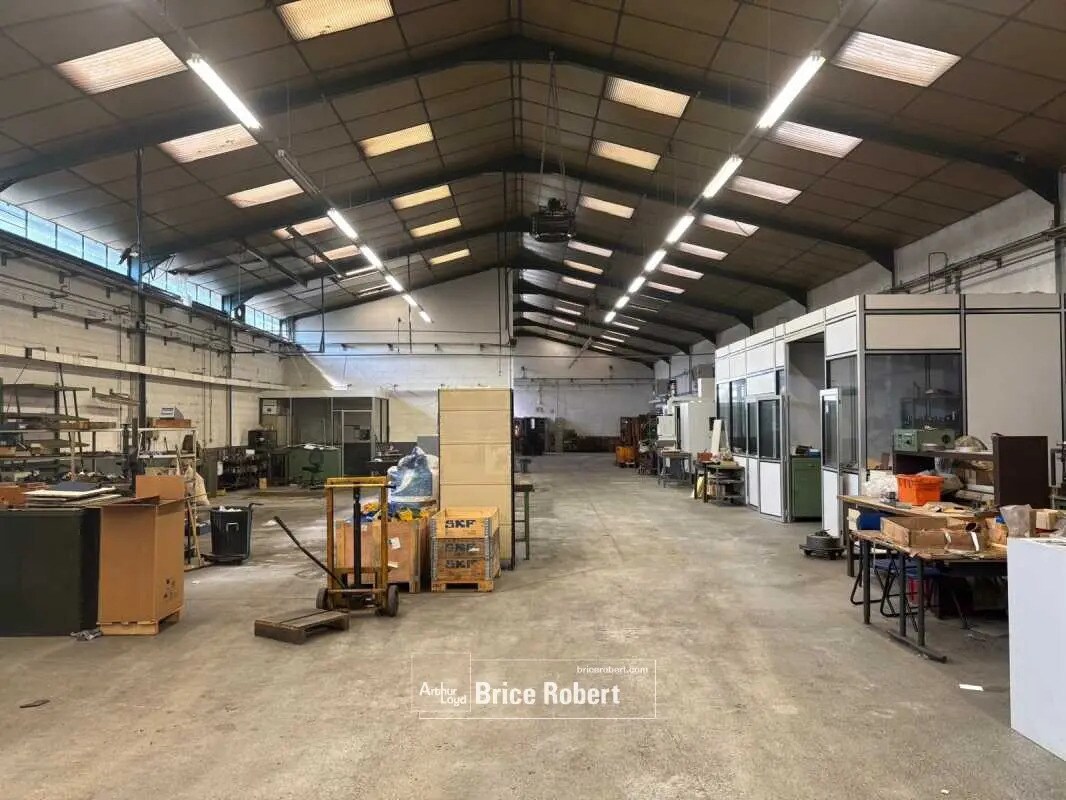 Local d'activités dans Décines-Charpieu à vendre Photo intérieure– Image 1 sur 4