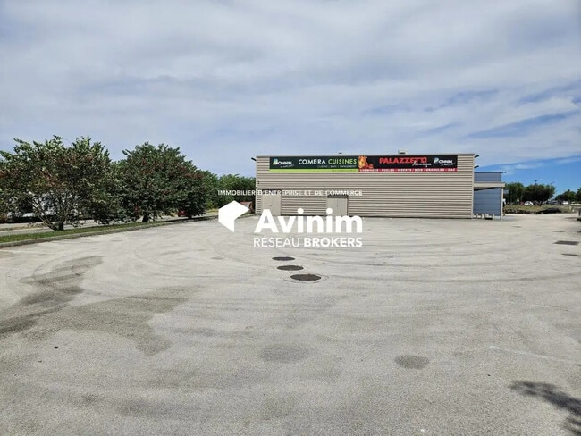 Plus de détails pour Local commercial à louer