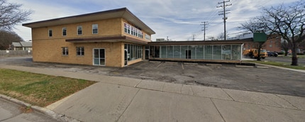 6686-6690 Pearl Rd, Parma Heights, OH à louer Photo de l’immeuble– Image 1 sur 1