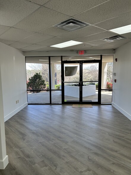 2700 Northeast Expy, Atlanta, GA à louer - Photo de l’immeuble – Image 3 sur 6