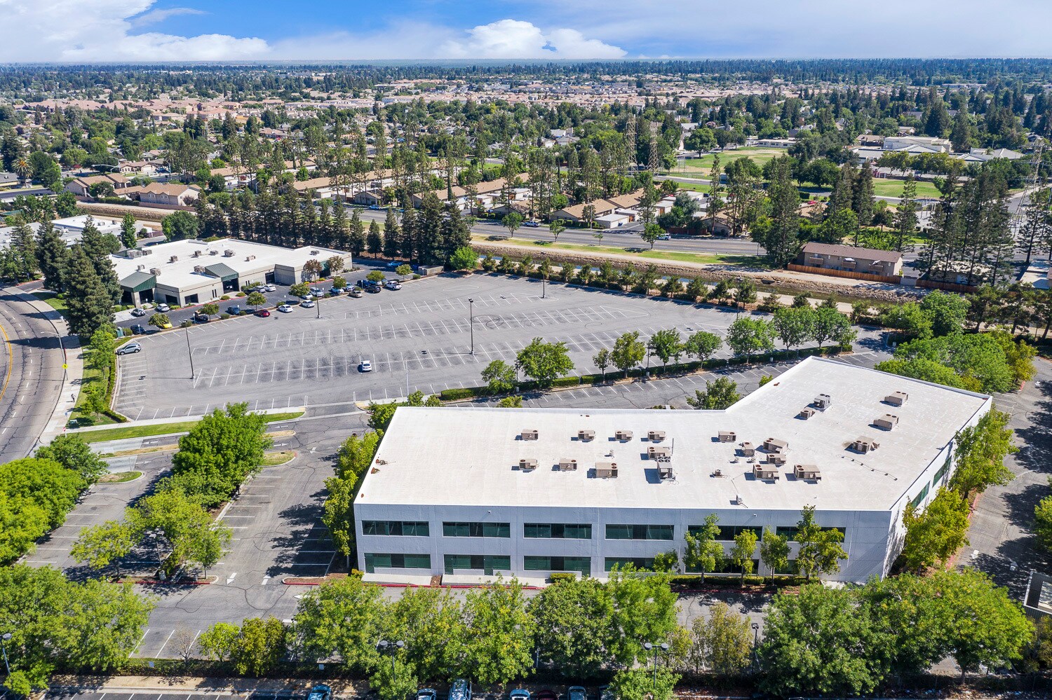 Blythe Corporate Campus portefeuille de 3 biens à vendre sur LoopNet.fr Photo principale– Image 1 sur 18