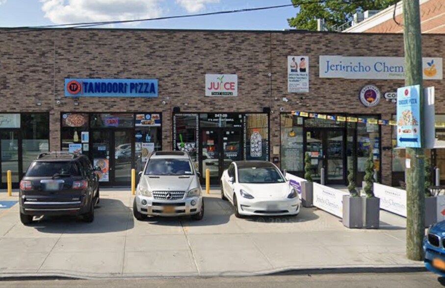 247-25 Jericho Tpke, Bellerose, NY à louer - Photo de l’immeuble – Image 2 sur 7