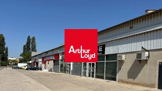 Plus de détails pour Local d'activités à louer
