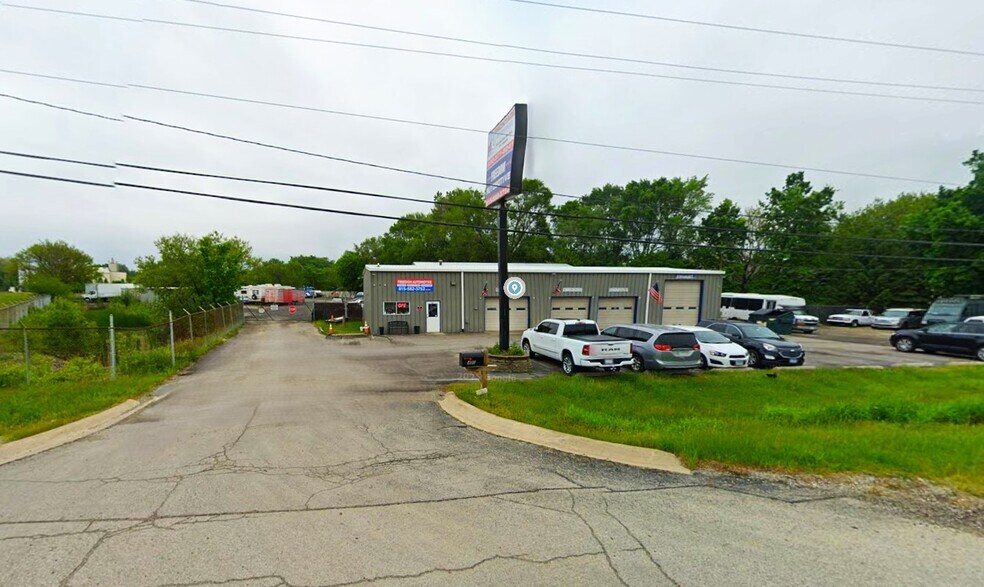 400 Ne Frontage Rd, Shorewood, IL à vendre - Photo de l’immeuble – Image 2 sur 11