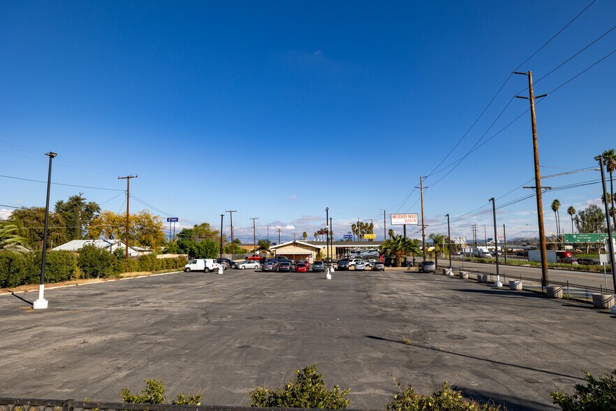 847 E Valley Blvd, Colton, CA à vendre - Photo de l’immeuble – Image 3 sur 20