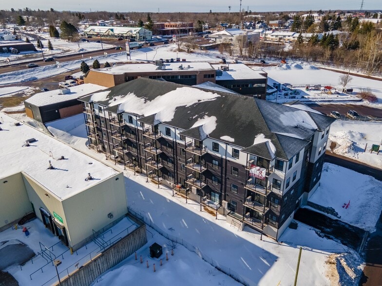 67 Suffolk St, Riverview, NB à vendre - Aérien – Image 2 sur 5