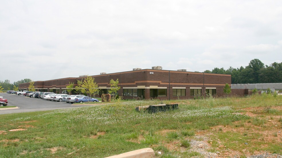 513 Progress Dr, Linthicum, MD à louer - Photo de l’immeuble – Image 3 sur 55