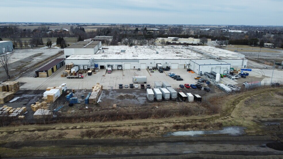 566 Riverview Dr, Chatham-Kent, ON à vendre - Photo de l’immeuble – Image 2 sur 5