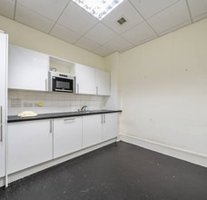 2 Bromley Rd, Beckenham à louer Photo intérieure– Image 2 sur 4