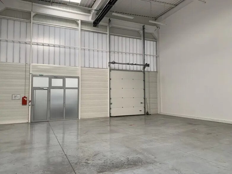 Local d’activités dans Palaiseau à louer - Photo intérieure – Image 3 sur 8