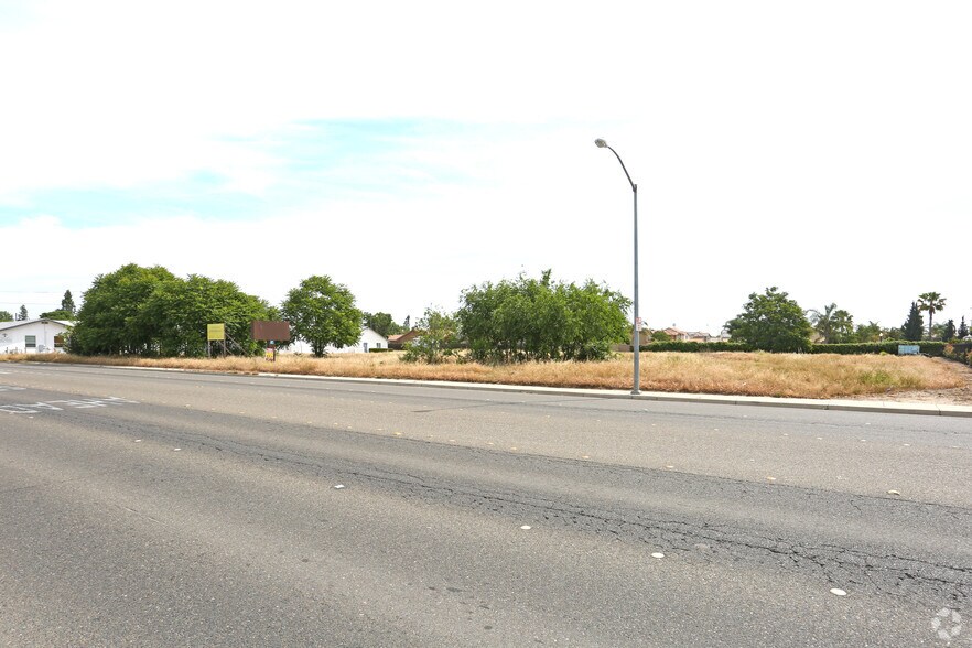 1298 Shaffer Rd, Atwater, CA à vendre - Photo de l’immeuble – Image 2 sur 11