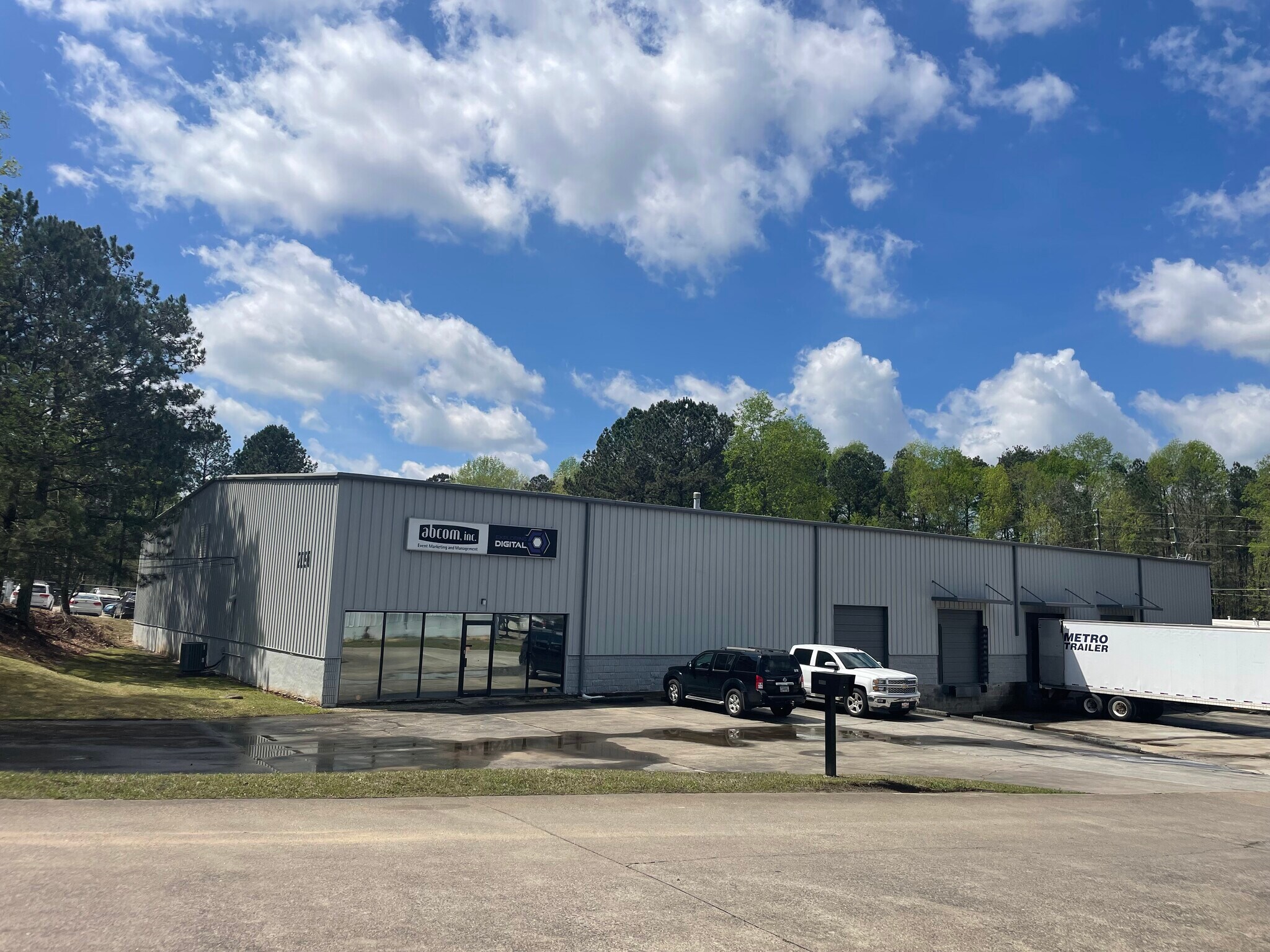 2050 Airport Industrial Park Dr, Marietta, GA à louer Photo principale– Image 1 sur 4