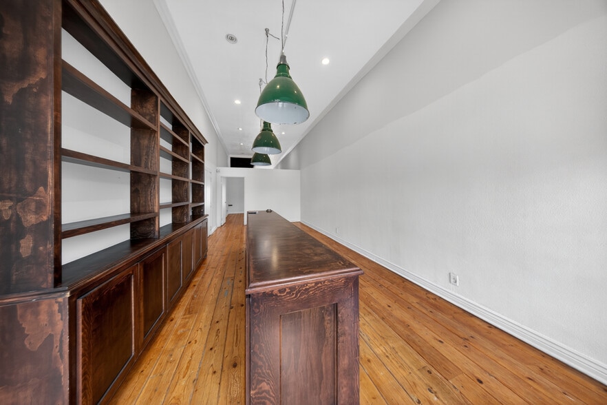 7011 Reseda Blvd, Reseda, CA à louer - Photo de l’immeuble – Image 3 sur 8