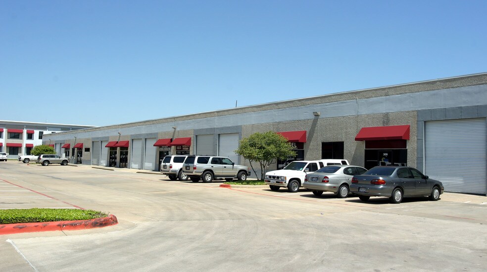 1000 Post and Paddock Ln, Grand Prairie, TX à louer - Photo de l’immeuble – Image 1 sur 5