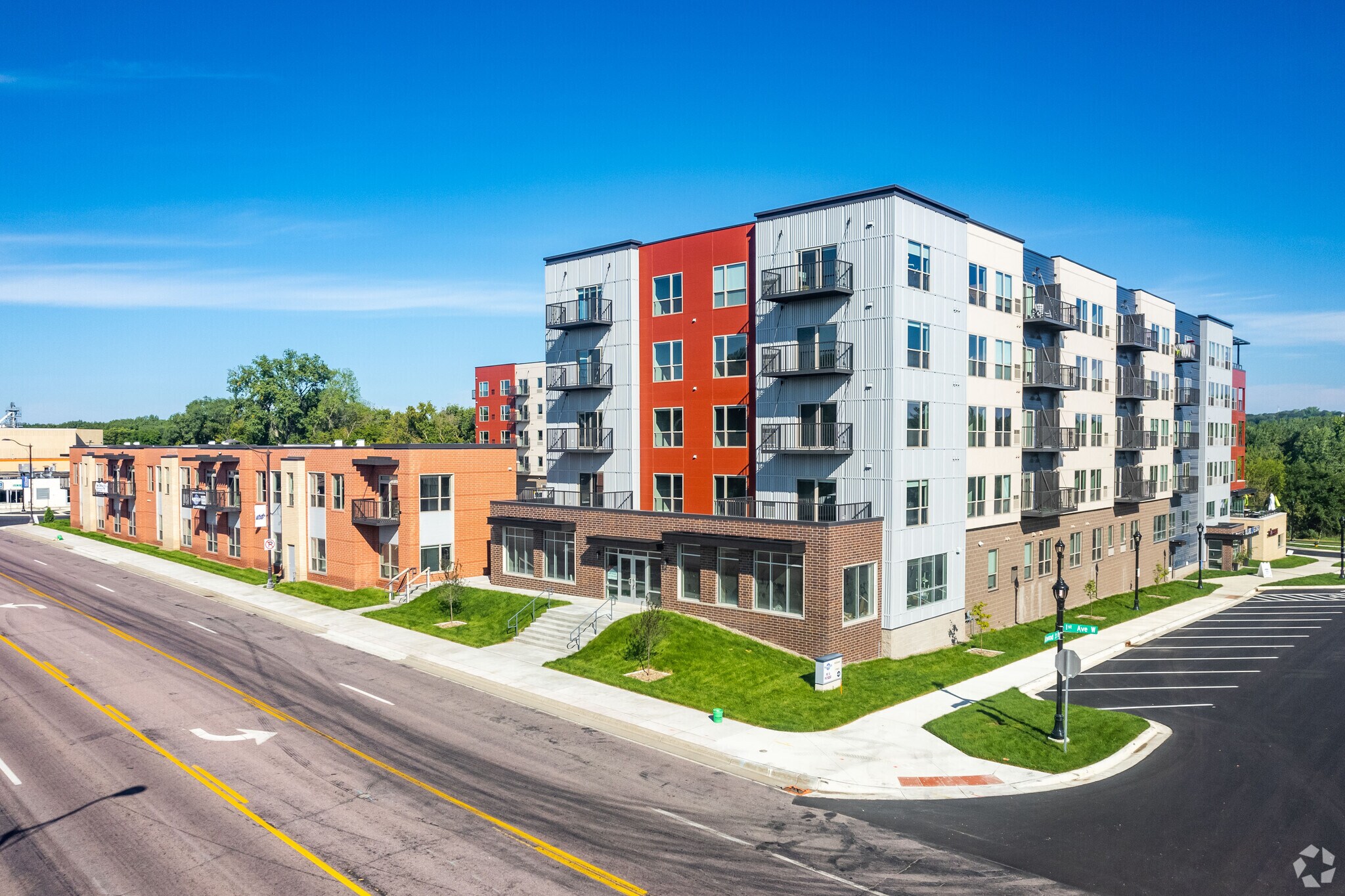 125 Scott St N, Shakopee, MN à louer Photo principale– Image 1 sur 11