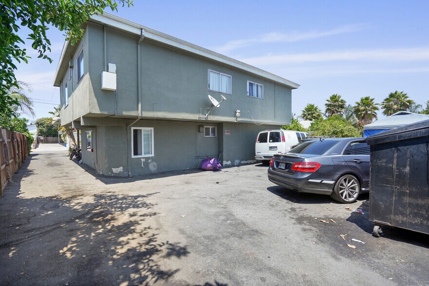 1642 259th Pl, Harbor City, CA à vendre - Photo de l’immeuble – Image 3 sur 7