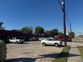 7013 N Shepherd Dr, Houston, TX à louer Photo de l’immeuble– Image 2 sur 4