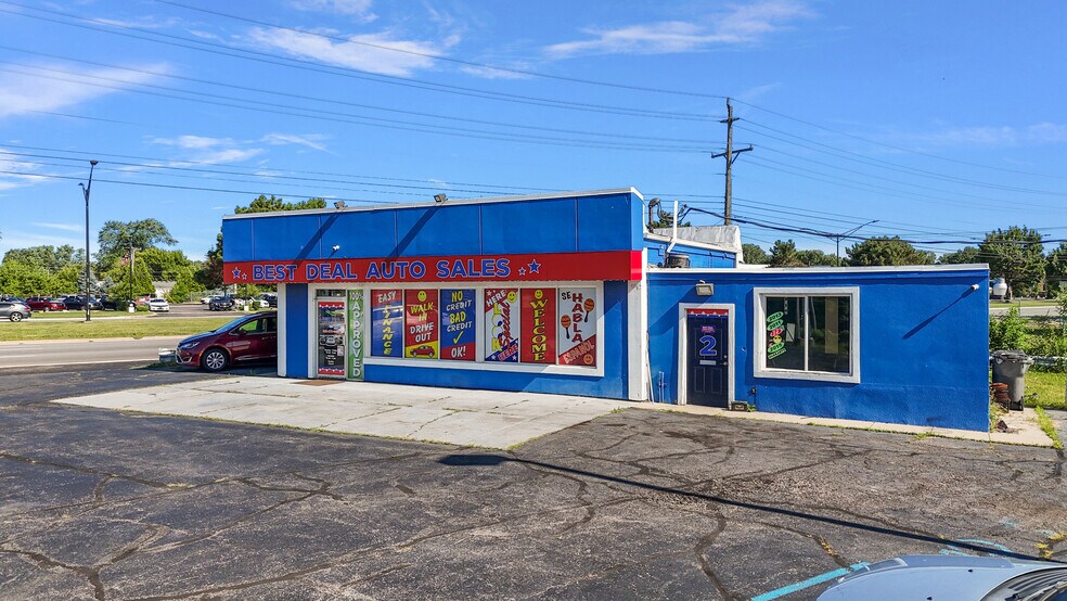 33500 S Gratiot Ave, Clinton Township, MI à louer - Photo de l’immeuble – Image 1 sur 23
