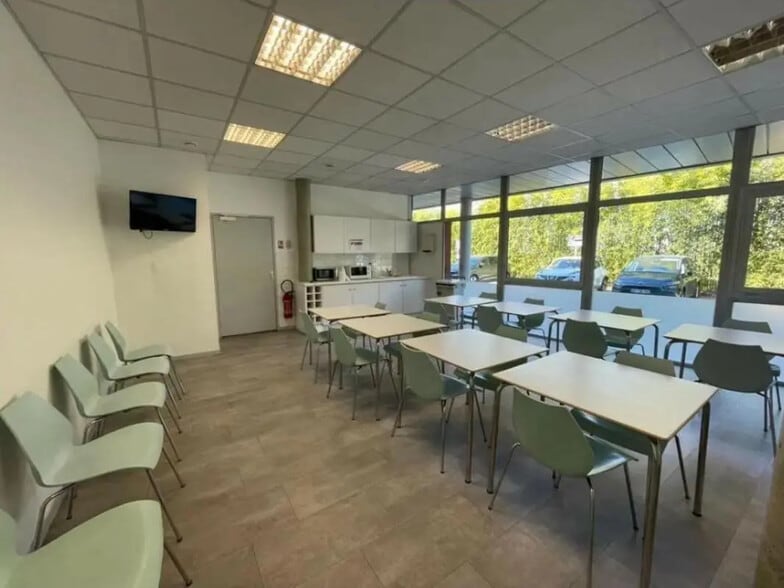 Bureau dans Floirac à louer - Photo de l’immeuble – Image 3 sur 8