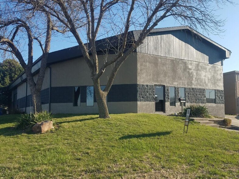 13726 C St, Omaha, NE à louer - Photo de l’immeuble – Image 2 sur 2