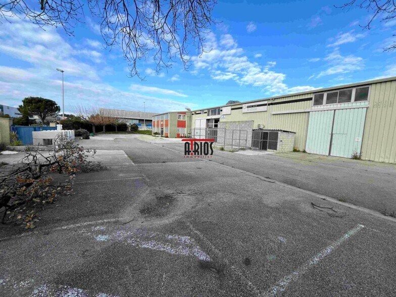 Local d'activités dans La Farlede à vendre - Photo de l’immeuble – Image 3 sur 11
