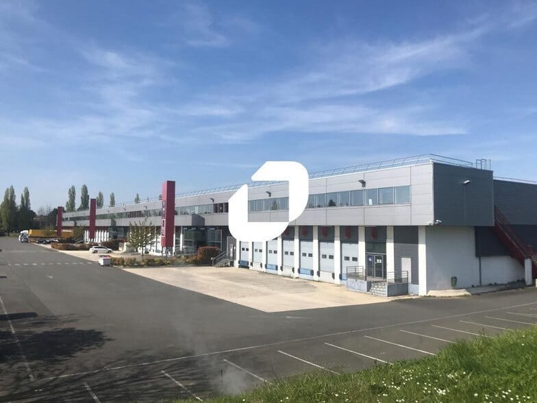 8-10 Avenue D'Oceanie, Les Ulis à louer - Photo de l’immeuble – Image 1 sur 12