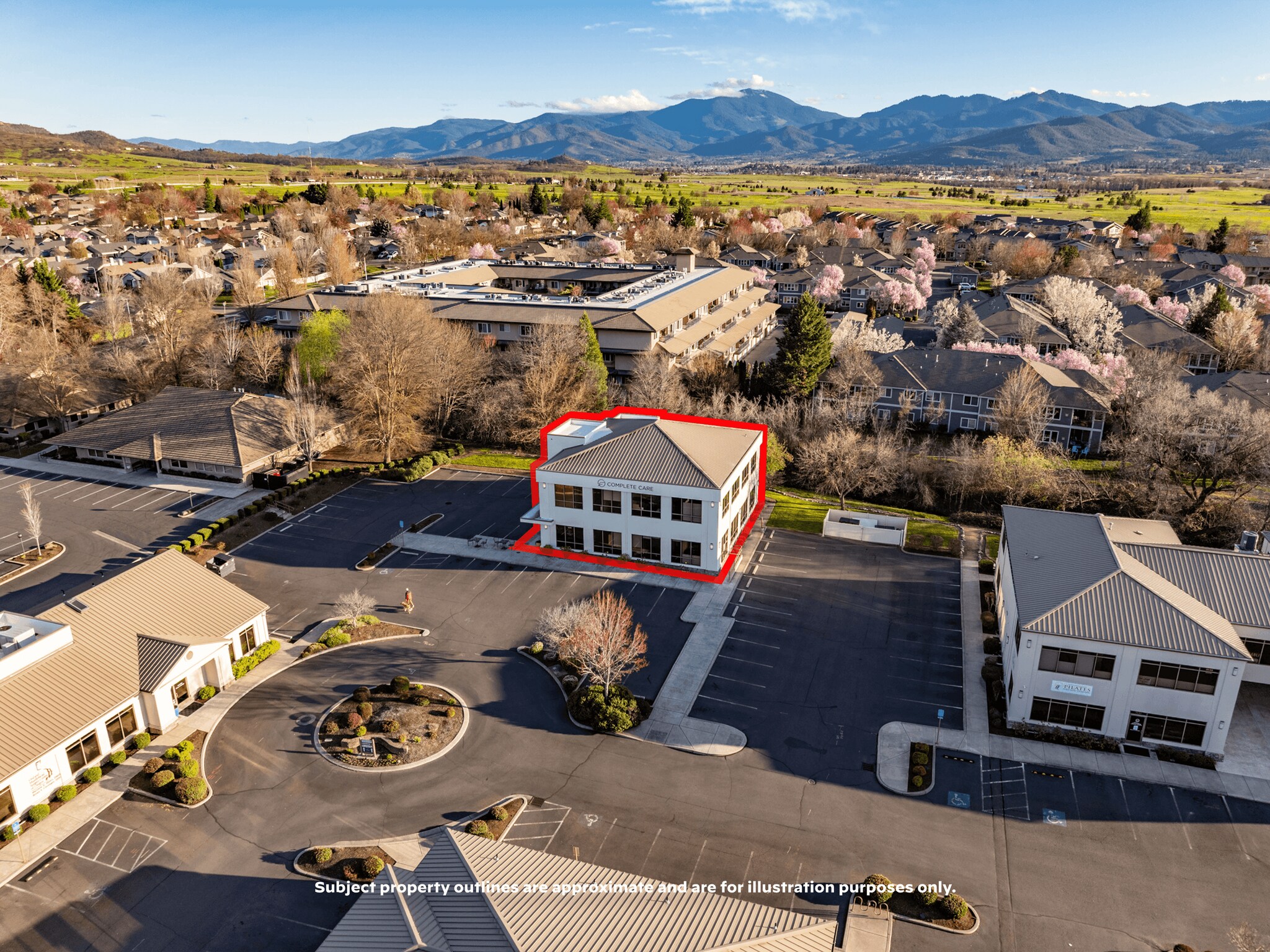 3156 State St, Medford, OR à vendre Photo de l’immeuble– Image 1 sur 97