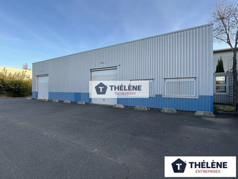 Local d’activités dans Gallargues-le-Montueux à louer - Photo de l’immeuble – Image 2 sur 7