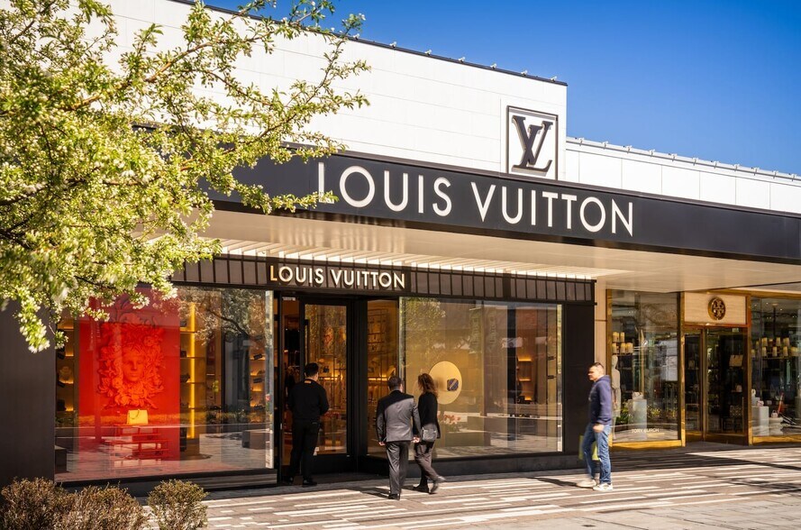 2-564 Oakbrook Ctr, Oak Brook, IL à louer - Photo de l’immeuble – Image 2 sur 11