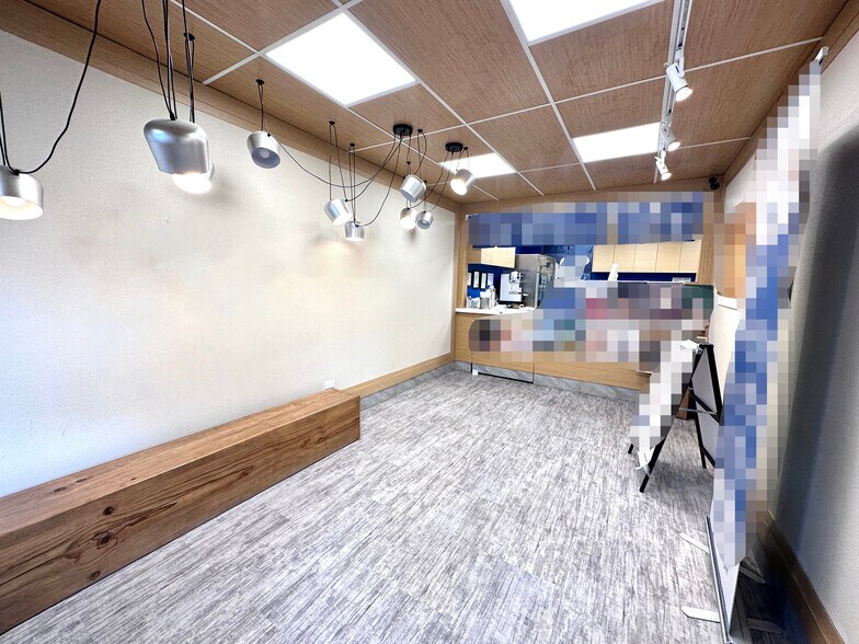 4611 Kingsway, Burnaby, BC à louer - Photo de l’immeuble – Image 2 sur 12