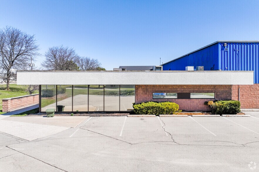 5330 S Service Rd, Burlington, ON à vendre - Photo de l’immeuble – Image 3 sur 23