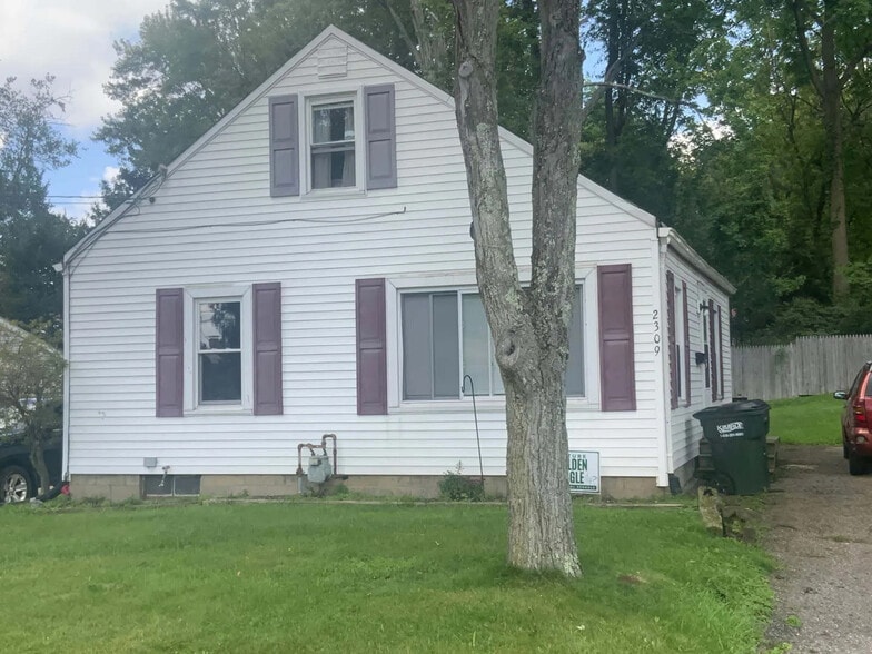 2309 43rd St NW, Canton, OH à vendre - Photo principale – Image 1 sur 1