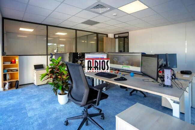 Plus de détails pour Bureau à louer