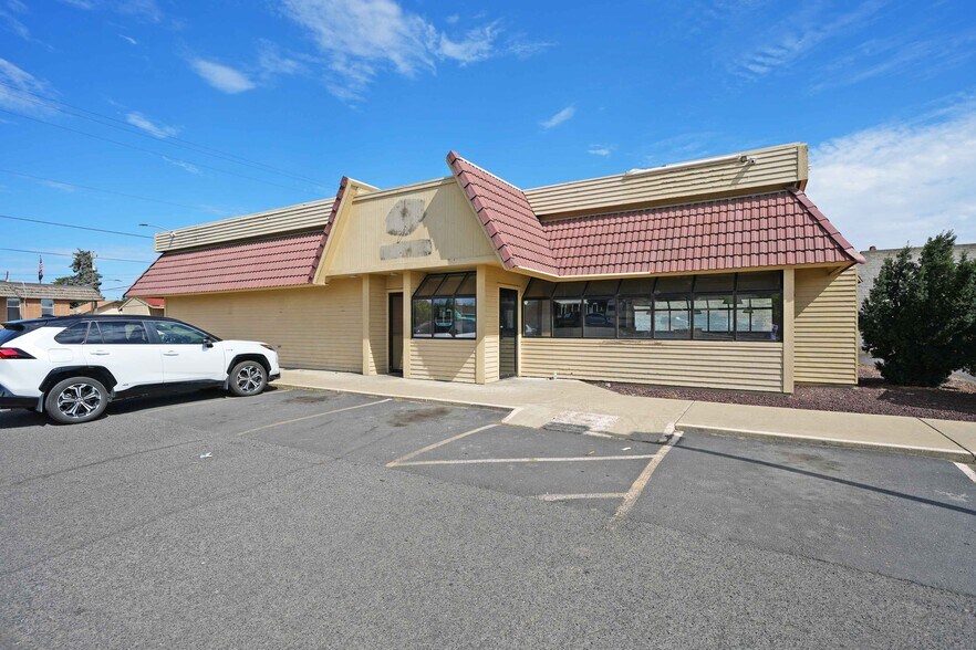 318 S Wapato Ave, Wapato, WA à vendre - Photo de l’immeuble – Image 2 sur 23