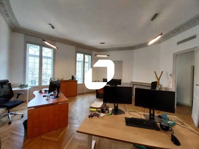 Bureau dans Bordeaux à louer - Photo de l’immeuble – Image 3 sur 21