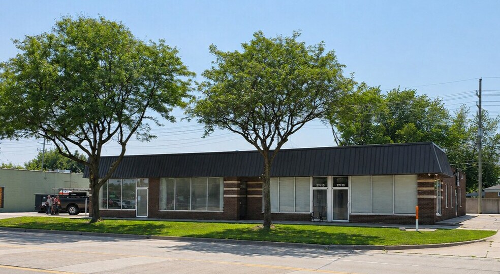 27109-27113 Harper Ave, Saint Clair Shores, MI à louer - Photo principale – Image 1 sur 2
