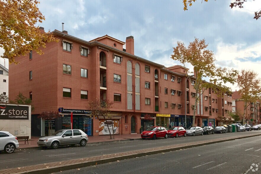 Local commercial dans Alcalá de Henares, Madrid à louer - Photo de l’immeuble – Image 3 sur 3