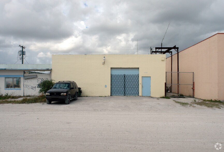 RARE South FL Warehouse Building Sale/Le portefeuille de 4 biens à vendre sur LoopNet.fr - Photo principale – Image 3 sur 4
