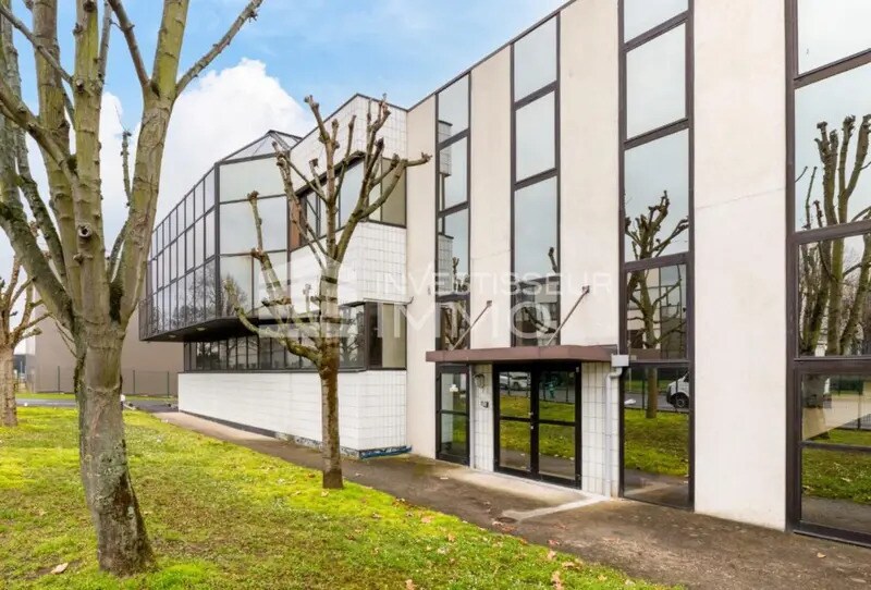 Local d’activités dans Nanterre à louer - Photo de l’immeuble – Image 3 sur 11
